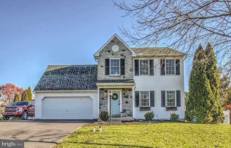 26 E Grant St Lititz, PA 17543 | MLS PALA2028232 Photo 1