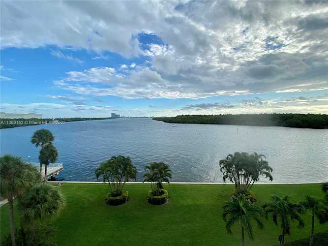 500 Bayview Dr #426 Sunny Isles Beach, FL 33160