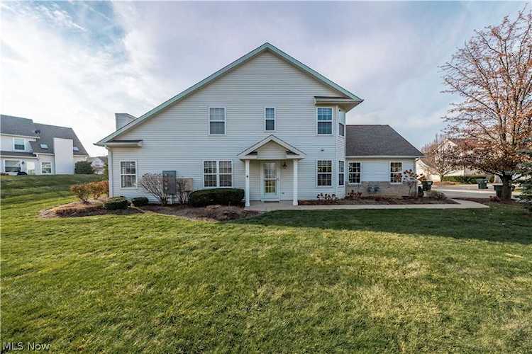 653 Linsberry Ct Avon Lake, OH 44012
