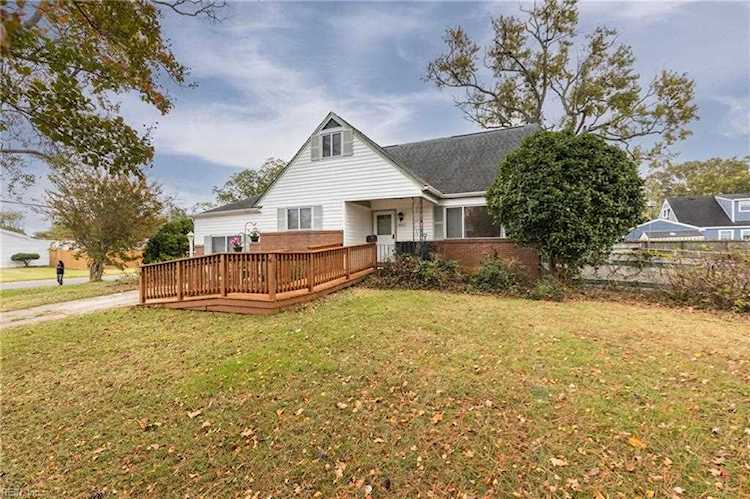 4801 Lonewillow Ln Virginia Beach, VA 23455 | MLS 10462846 Photo 1