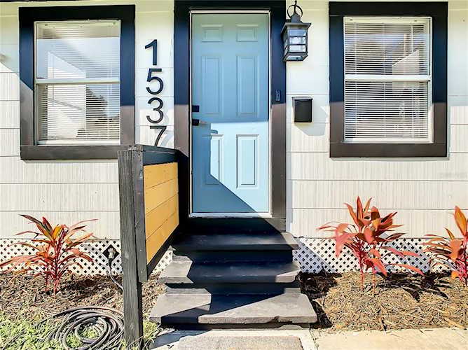 1537 39th St S St. Petersburg, FL 33711