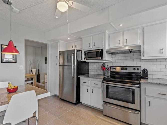 3871 Via Poinciana #606 Lake Worth, FL 33467