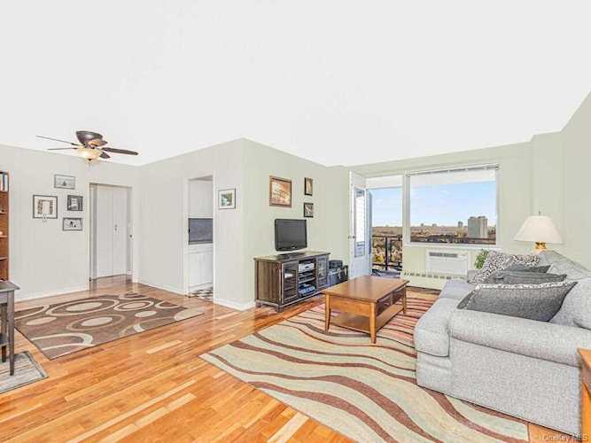5800 Arlington Avenue #12D Bronx, NY 10471