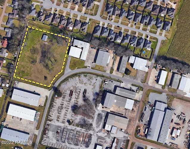212 Burgess Drive Broussard, LA 70518