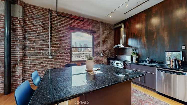 215 S Santa Fe Ave #5 Los Angeles, CA 90012