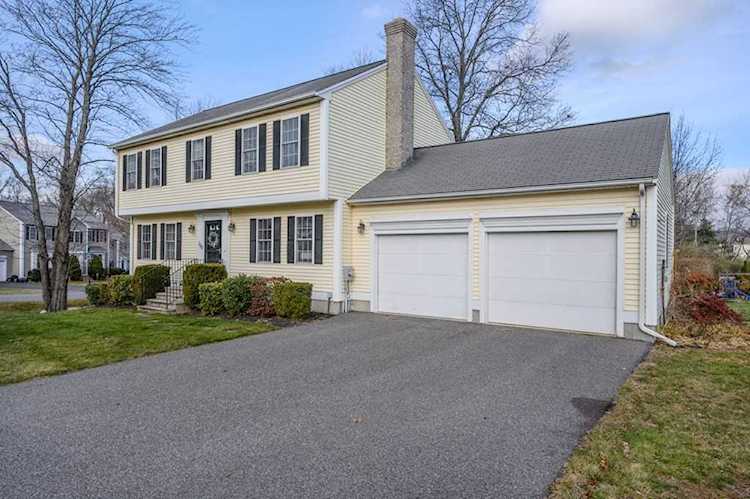 102 Park Hill Ave in Millbury, MA - Century 21 New England Photo 1