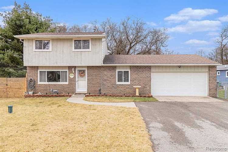 3170 Central Blvd, Milford, MI 48380 in New Venice|Oakland MLS# 60176123 Photo 1