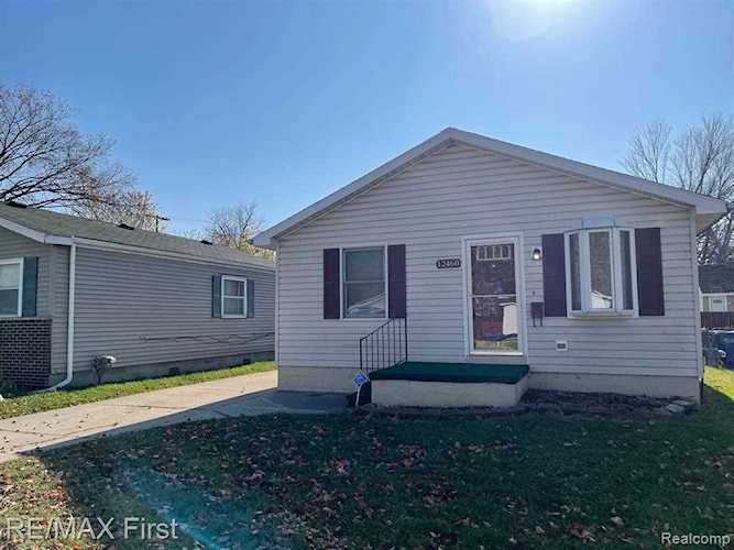 12460 Sidonie Warren, MI 48089