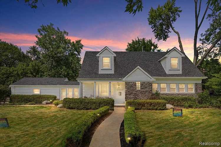 17426 Locherbie, Beverly Hills, MI 48025 in Beverly Hills Sub No 5|Oakland MLS# 60175491 Photo 1