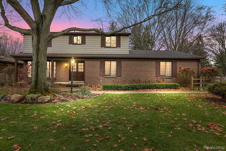 2502 24 Mile, Shelby Twp, MI 48316 in Fox Hills # 01|Macomb MLS# 60176117 Photo 1