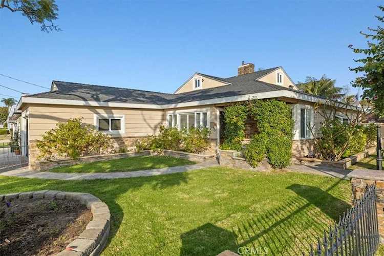 736 Center St El Segundo, CA 90245
