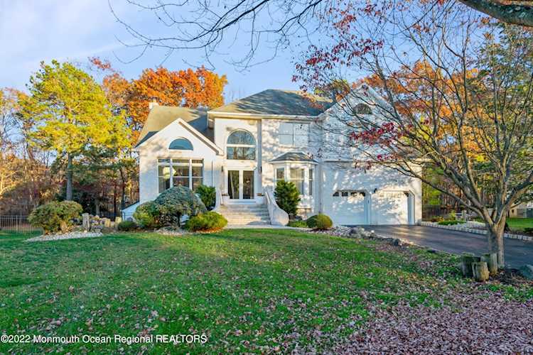 14 Denise Ct Manalapan, NJ 07726 | MLS 22236455 Photo 1