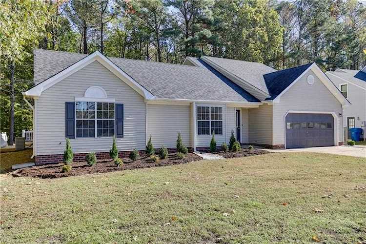 1745 Chestwood Dr Virginia Beach, VA 23453 home for sale, MLS#10465050 - Crescas Real Estate Photo 1