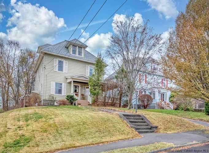 82 Highland Ave Kingston, NY 12401