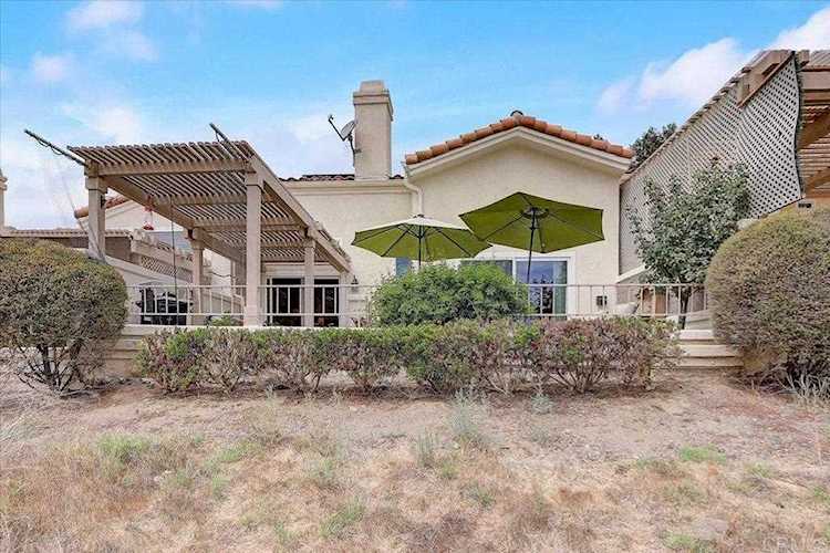 29613 Circle R Greens Dr Escondido, CA 92026
