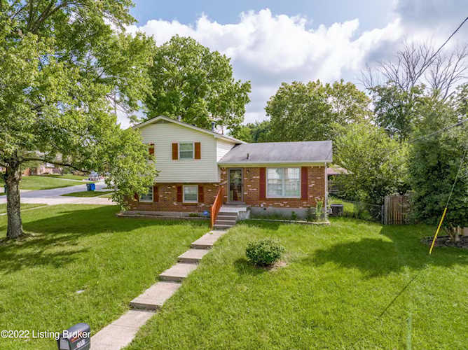 5301 Sprigwood Ln Louisville, KY 40291 | MLS 1626919 Photo 1