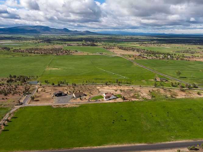 12512 SW Cornett Loop Powell Butte, OR 97753