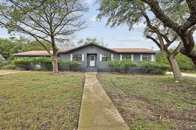 6815 N Lakewoods DR Georgetown, TX 78633