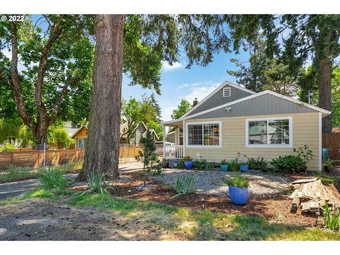6136 SE Lexington ST Portland, OR 97206