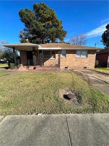 home for sale in South Norfolk Chesapeake VA 23324 - MLS 10466124 Photo 1