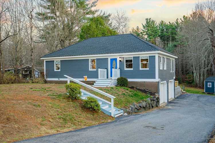 141 Biddeford Rd in Alfred, ME - Century 21 New England Photo 1