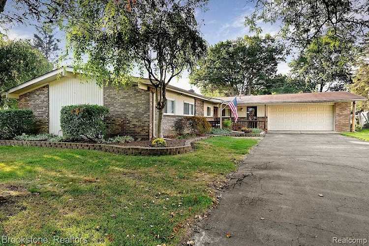 8950 Devon, Shelby Twp, MI 48317 in Vineyards Timberline Meadows # 06|Macomb MLS# 60145147 Photo 1