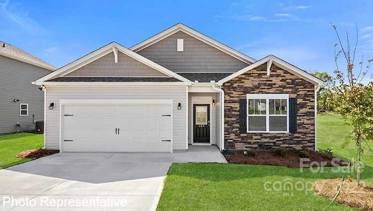 919 Newport Ct Asheville, NC 28806