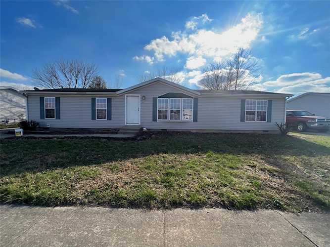 3323 Fall Valley Dr Columbus, IN 47201 | MLS 21892868 Photo 1