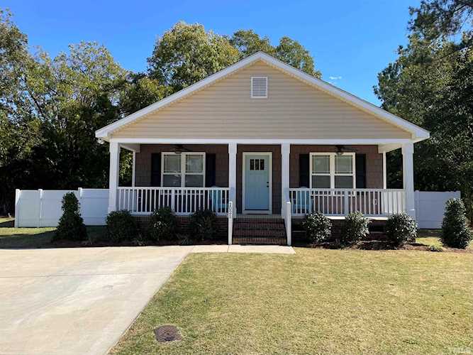 1021 E Maplewood Drive Benson, NC 27504 | MLS 2480839 Photo 1
