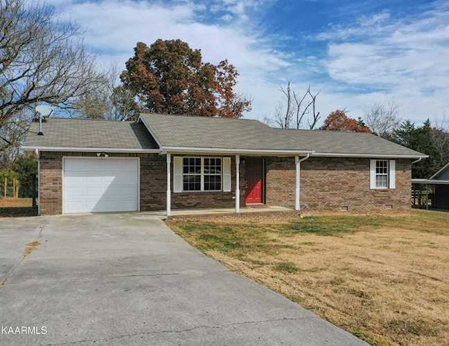 121 Stowers Dr Corryton, TN 37721