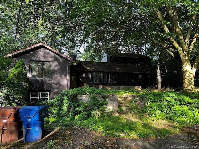 22 Clear Lake Manor North Branford, CT 06471