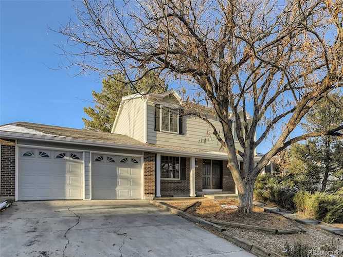 3745 S Walden Way Aurora, CO 80013