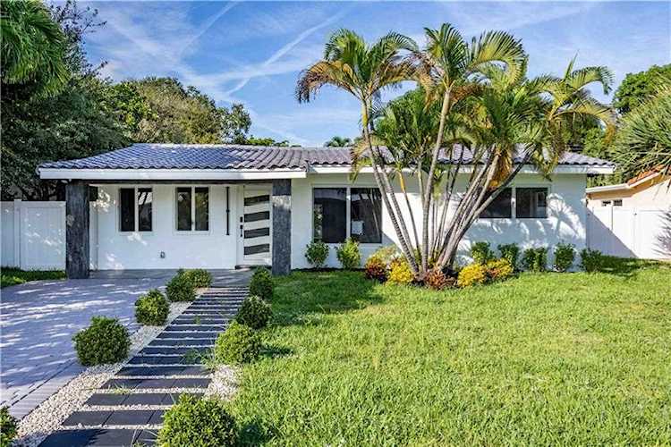 329 SW Second St Boca Raton, FL 33432