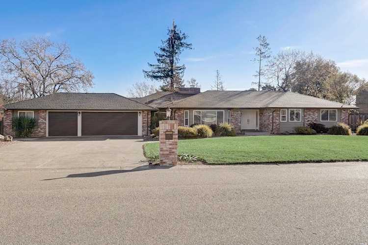 304 Oak Tree Drive Santa Rosa, CA 95401
