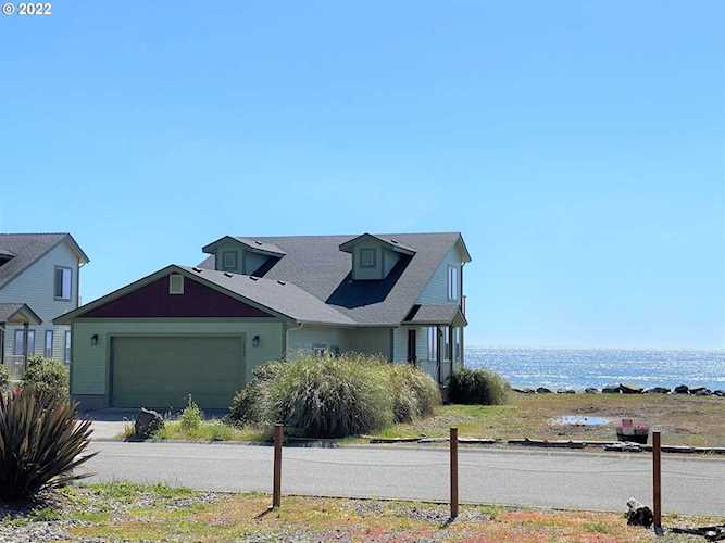 28994 Vizcaino CT Gold Beach, OR 97444