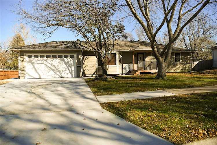 639 S Ash St Gardner, KS 66030
