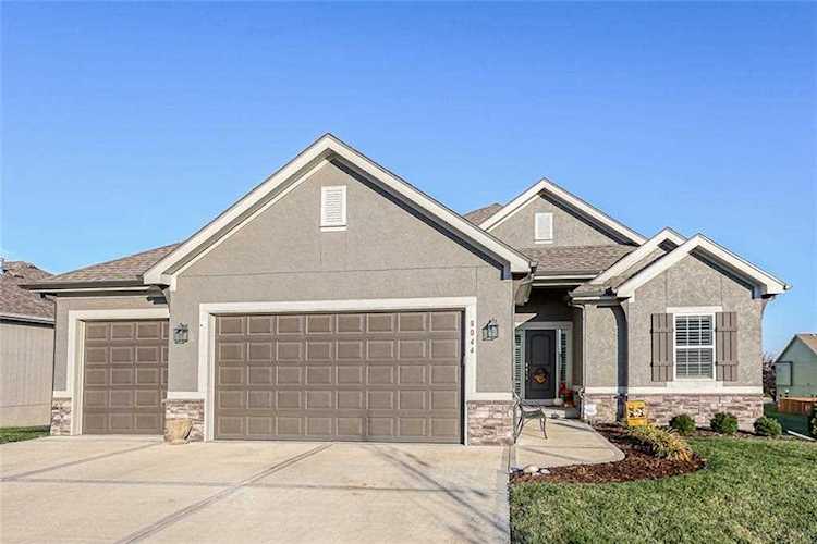 8044 NE 102nd Terrace Kansas City, MO 64157 | MLS 2411002 Photo 1
