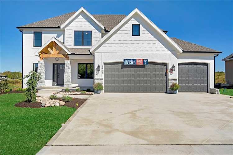 1624 SW 27th St Lee's Summit, MO 64082