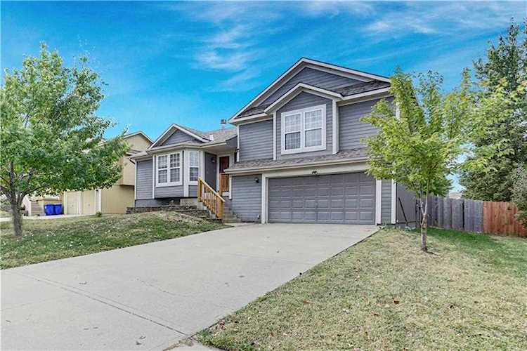 508 Stone Creek Dr, Gardner, KS 66030 | home for sale Photo 1