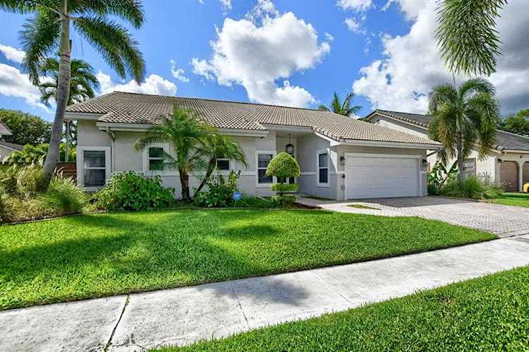 23352 Lago Mar Circle Boca Raton, FL 33433