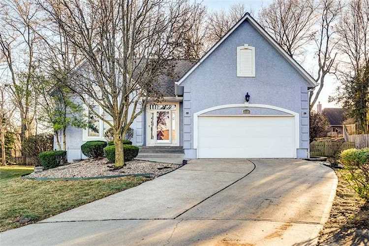 11528 Flint St Overland Park, KS 66210