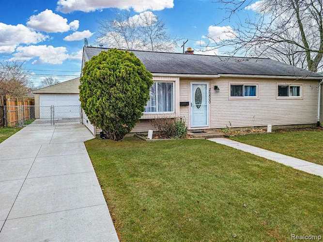26800 Compson, Roseville, MI 48066 in Ellen Maschmeyer|Macomb MLS# 60175715 Photo 1