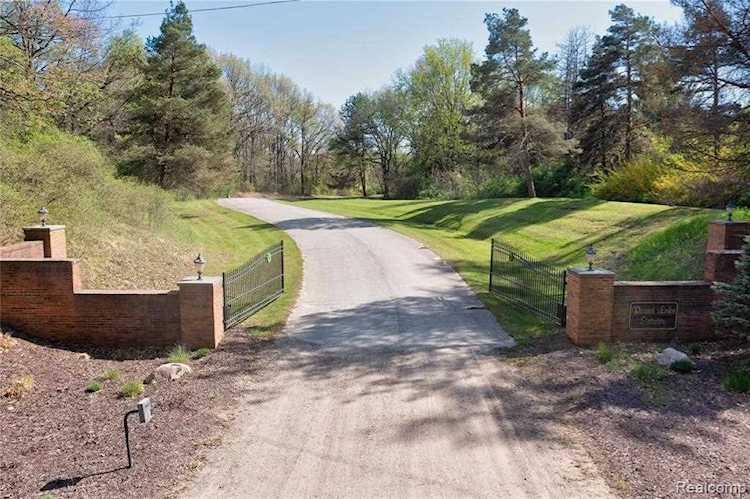 Lot 4 Round Lake Lane Addison, MI 48367