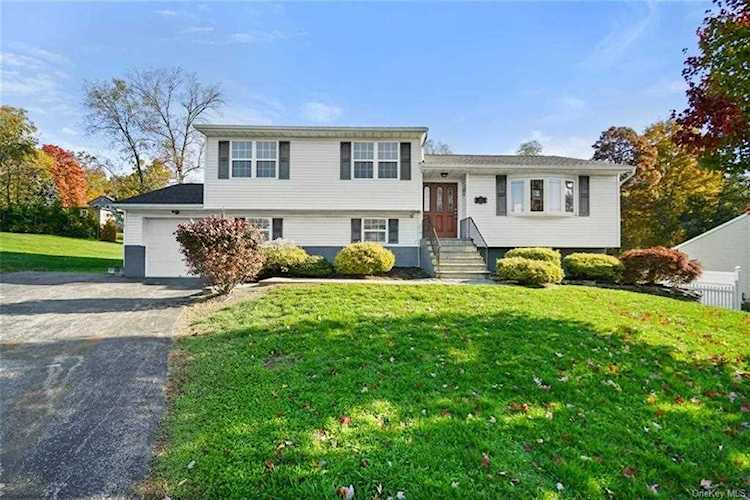86 Decker Drive Washingtonville, NY 10992