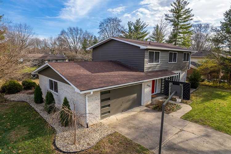 4205 Ridgeway Ave Columbus, IN 47203