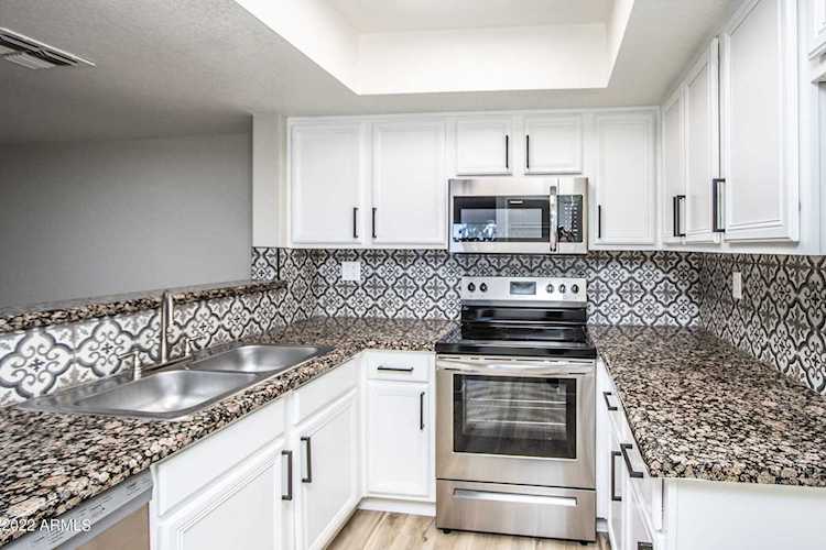 5757 W Eugie Avenue #2013 Glendale, AZ 85304