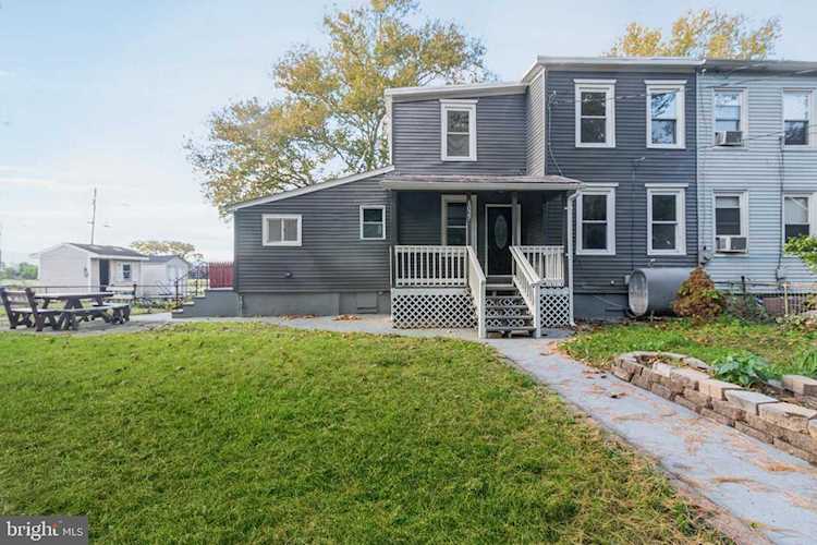 1027 6th St W Florence, NJ 08518