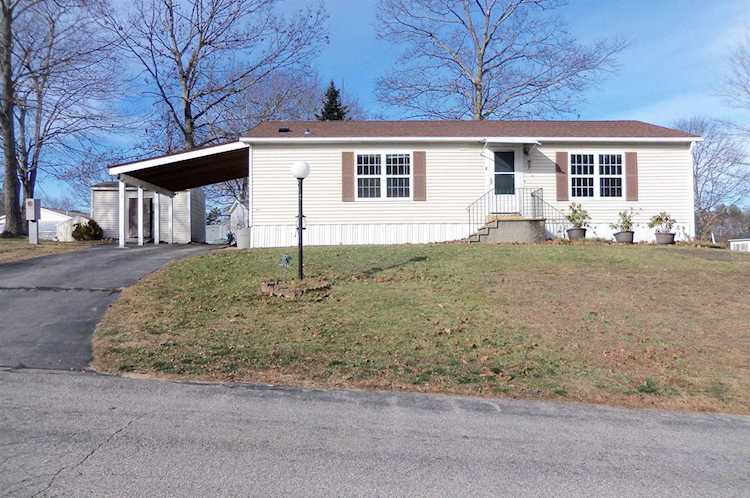 2 Easter Ln Rochester, NH 03867