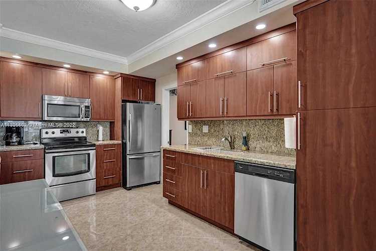 3801 S Ocean Dr #2C Hollywood, FL 33019