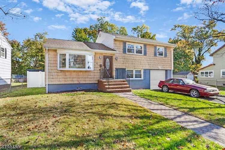 32 Freeman Pl West Orange Twp., NJ 07052